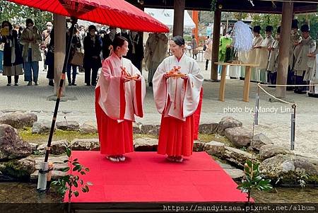 【活動】日本「女兒節」，上賀茂神社紙娃娃放水流活動