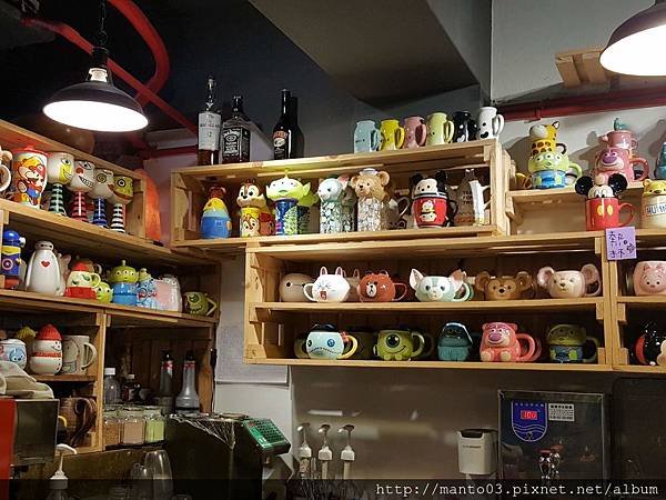 TANK Q CAFE