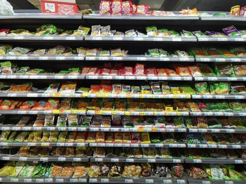 2 ▲超市榨菜类产品货架.jpg