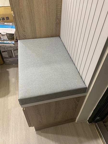 台中床頭裱布椅墊-米勒窗簾TEL 04-23891612 手