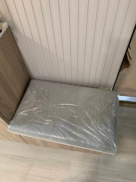 台中床頭裱布椅墊-米勒窗簾TEL 04-23891612 手