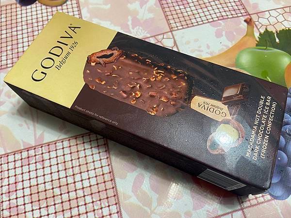 GODIVA 夏威夷果仁黑巧克力流心雪糕01.JPG