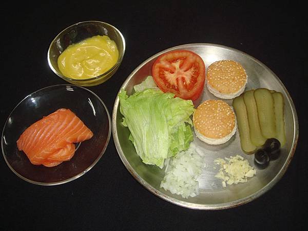 鮭魚派漢堡材料.JPG