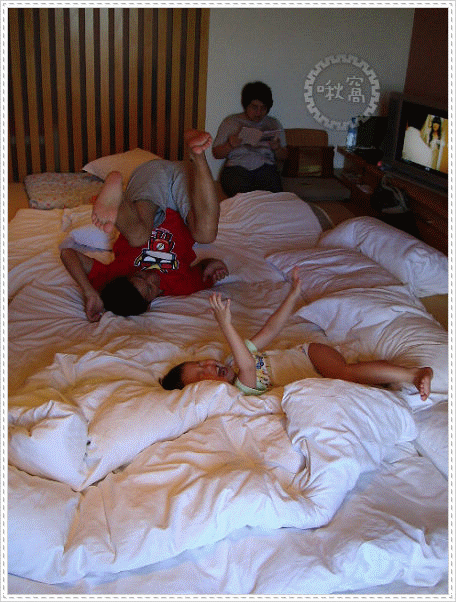 啾爸後翻.gif