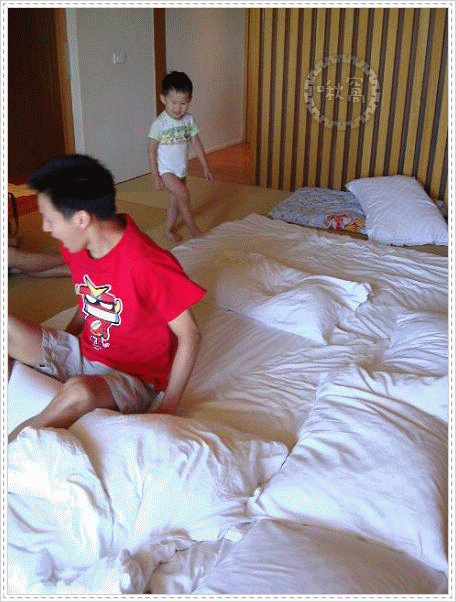 啾爸翻筋斗.gif