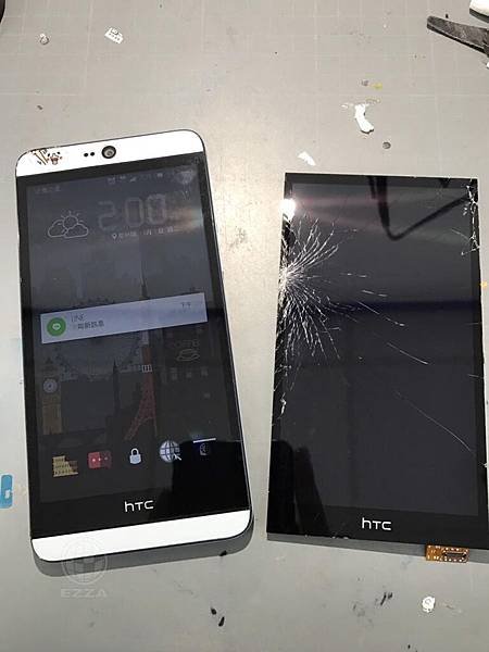 HTC 826不小心敲到桌角