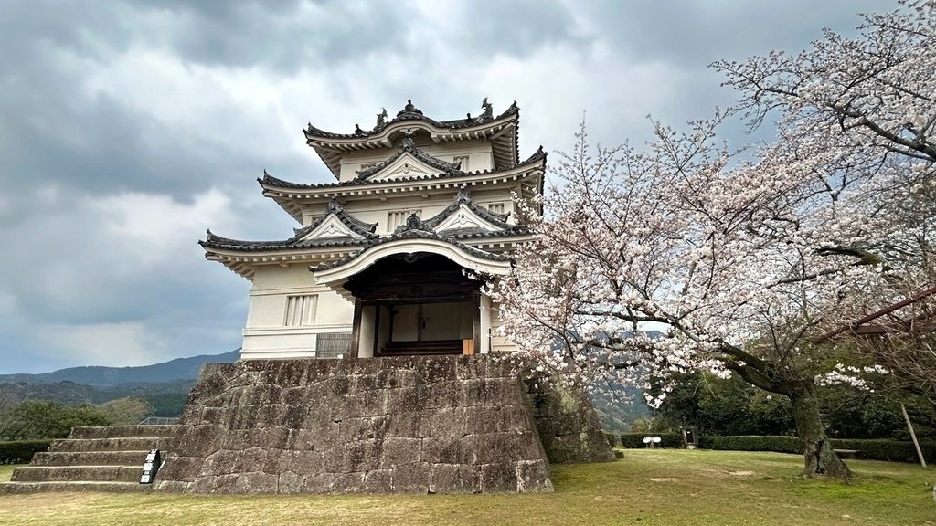 歪嘴大笑的三角眼「宇和島城」.jpg