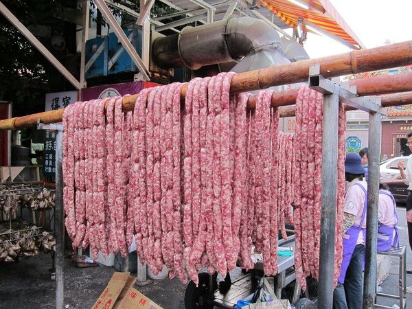 食記 高雄 新大港香腸與民生夜市水餃仁