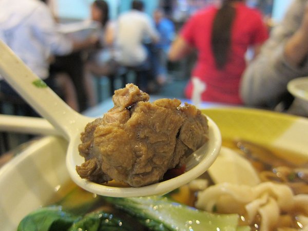 食記 高雄 新加坡肉骨茶麵