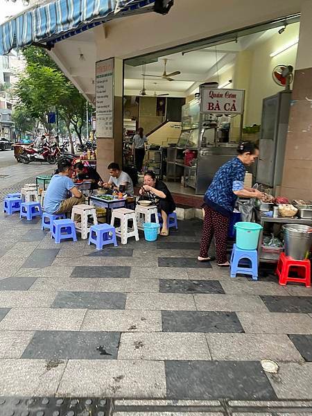 越南出差之在地咖啡CAFE VY以及路邊攤早餐體驗