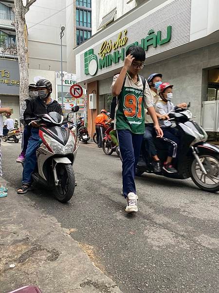 越南出差之在地咖啡CAFE VY以及路邊攤早餐體驗