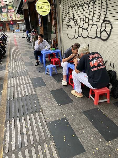 越南出差之在地咖啡CAFE VY以及路邊攤早餐體驗