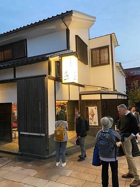 金澤東茶屋街吃金箔冰淇淋和茶房素心甜點
