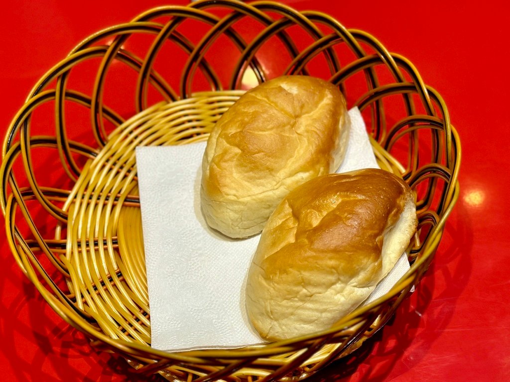 中和 大功牛排 玉米濃湯、紅茶喝到飽，必點酥皮濃湯 （附菜單