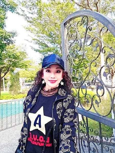2013.12.26 孫女直排輪比賽 🛹 爺奶爸媽齊觀賽 👨