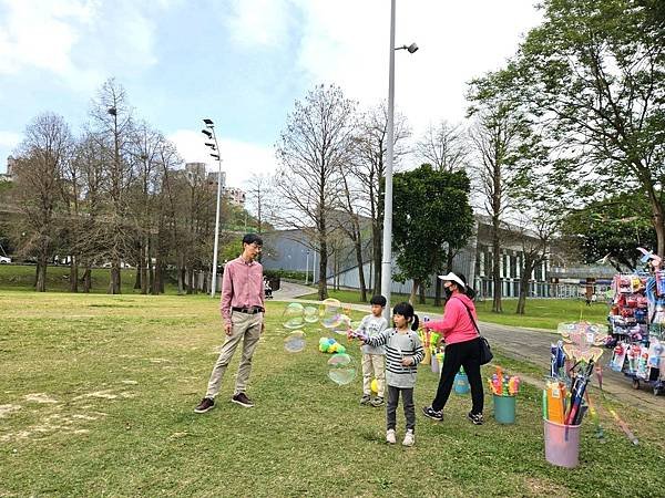 2024.3.24大湖公園🌊祖孫最愛 ❤ 野餐、丟飛盤、吹泡