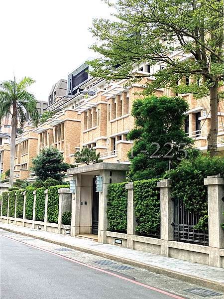 內湖｜忠泰大椰電梯別墅【專任委託】～賞屋請洽 0912-33