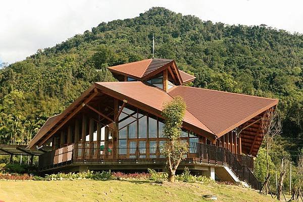 民權國小曼陀羅花木構造圖書館