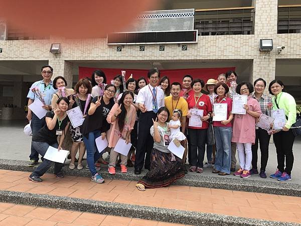 106年母親節慶祝活動 %26;志工表揚大會_170511_0002.jpg