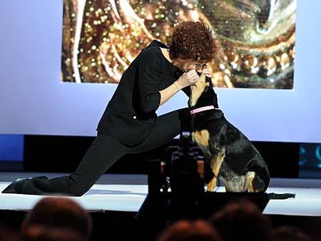 Julie Ferrier dans la gueule du chien