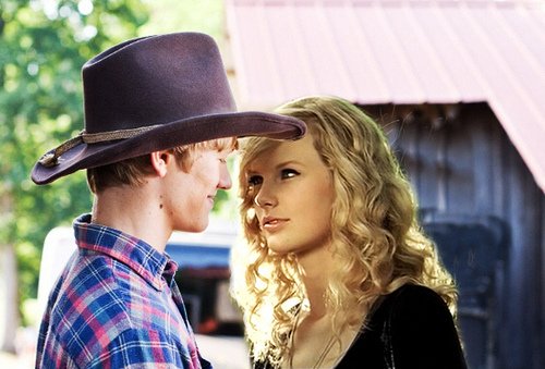 Lucas-Till-Taylor-Swift.jpg