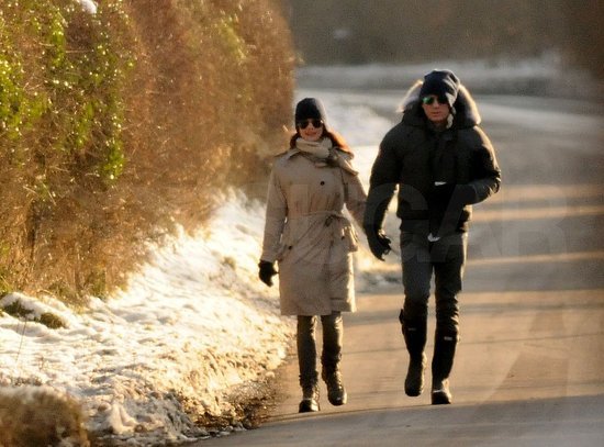 First-Photos-New-Couple-Rachel-Weisz-Daniel-Craig-Together-England