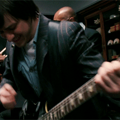 tumblr_miso7dfJRJ1rcnsvio5_250.gif