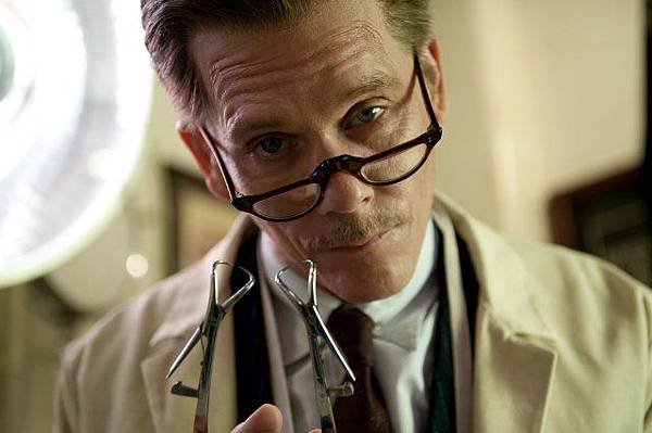 Kevin-Bacon-in-X-Men-First-Class-2011-Movie-Image-3.jpeg