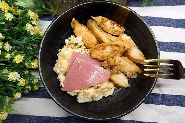 超秦肉品就是嫩雞 雞胸居然可以這麼多汁嫩口