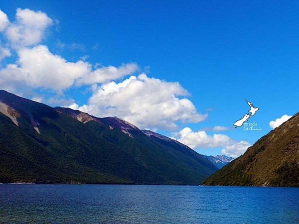 2/8Lake Nelson National Park