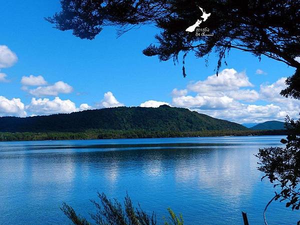 2/8Lake Nelson National Park