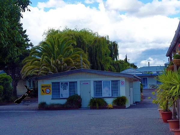 2/11Camellia Court Motel