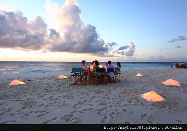 640x450_15_sandbank_dining.jpg