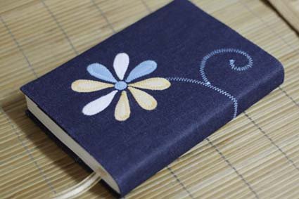 布書衣-三色花（正面）.jpg