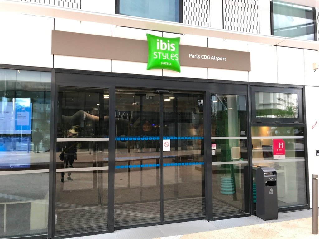 IBIS CDG 01.jpg