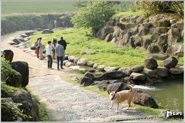 米特，味玩待敘 部落格© MEAT76｜2013【大溝溪親水公園】台北內湖旅遊玩樂景點遊記｜溪流賞魚蝦，遛狗避暑勝地(近捷運大湖公園站)002