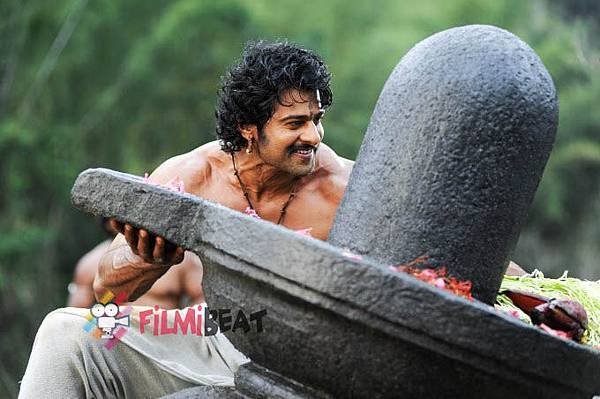 prabhas_144229416100.jpg