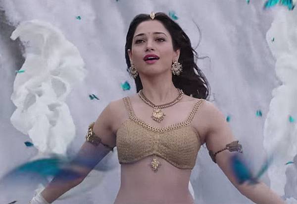 tamanna-bhatia-in-bahubali_143807508660.jpg