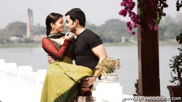 Aishwarya_Rai_Prithiviraj_in_Raavanan.jpg