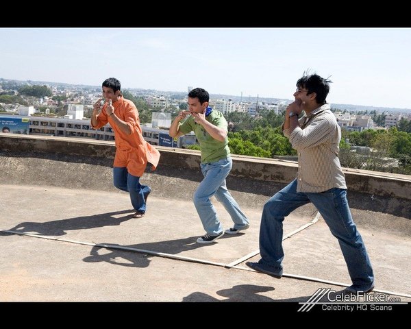 celebflicker-3idiots-wallpaper-6.jpg