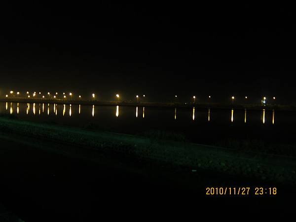 09寂靜夜色下的北門魚塭.JPG