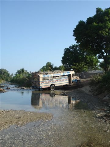 爬不上去的公車