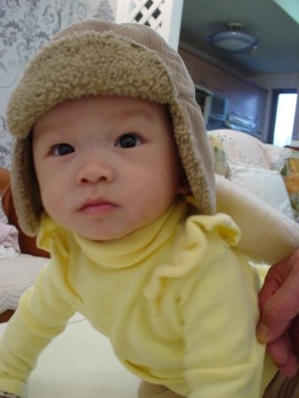 小baby穿著翅膀裝果然超級可愛