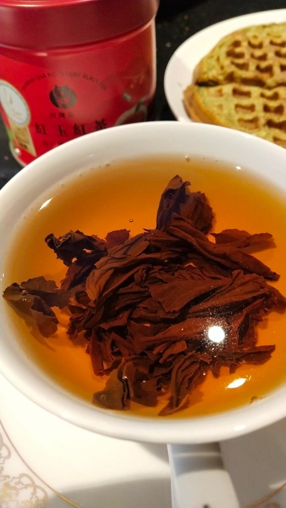 解脂沁心-「寶島紅茶 | 日月潭紅玉紅茶」、「油切兒茶素金萱