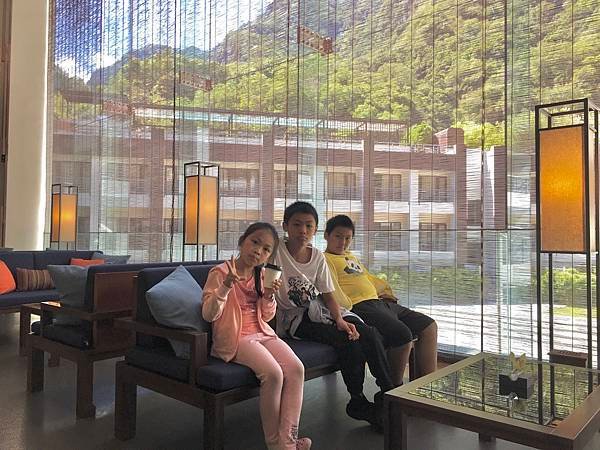 花蓮太魯閣晶英酒店（矗立峽谷中的五星級酒店、享受在山林間游泳