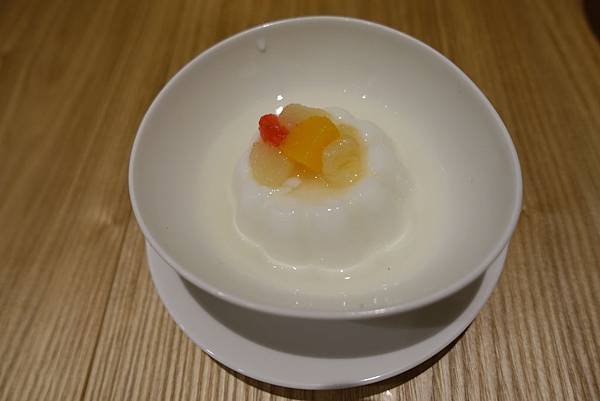 點心-杏仁豆腐.JPG