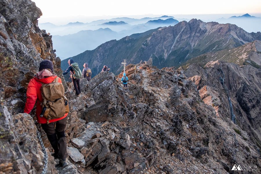 山女孩MelissaxMao冒險生活_玉山主峰東峰西峰兩天一夜_登山紀錄分享-73.jpg