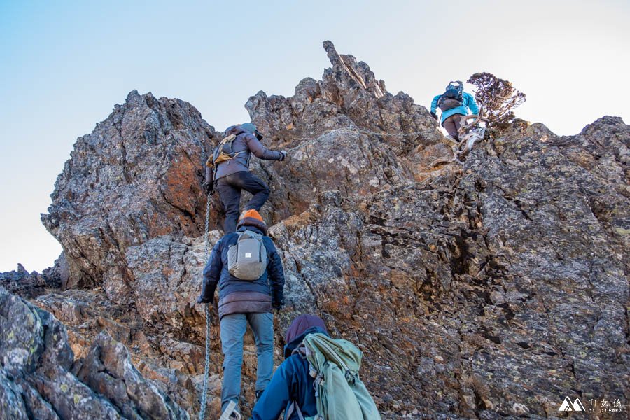 山女孩MelissaxMao冒險生活_玉山主峰東峰西峰兩天一夜_登山紀錄分享-88.jpg