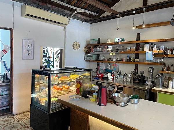 【嘉義美食餐廳】鐵支路旁的復古餐廳---*渡對*