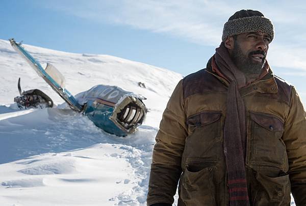 zwischen-zwei-leben-the-mountain-between-us-mit-idris-elba-2